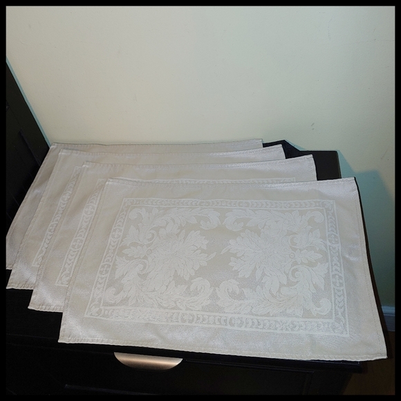 W-C Designs Other - 🎁 3 for $10 4 Cream Placemats